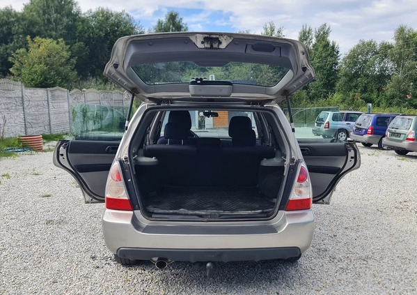 Subaru Forester cena 15900 przebieg: 218000, rok produkcji 2006 z Olszyna małe 497